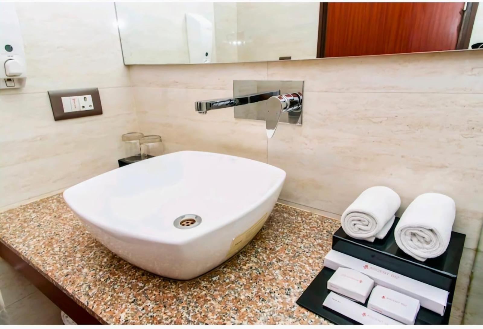 Hotel Konark A Family Stay Aerocity Νέο Δελχί Εξωτερικό φωτογραφία